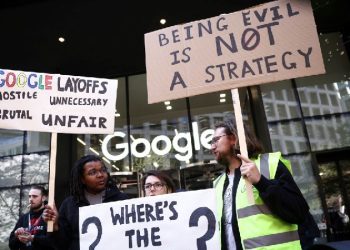 Yüzlerce Google çalışanı iş bıraktı; işten çıkarmaları protesto ettiler