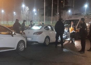 Zeytinburnu'nda otomobilde ceset bulundu