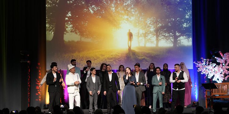 ‘Yeryüzü Mirasçıları’ Augsburg’da seyircisi ile buluştu: Ümitleri yeşerten nağmelere ihtiyaç var