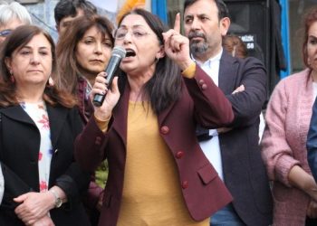 ‘Yeşil Sol Parti geliyor, özgürlüğün yolu açılıyor’