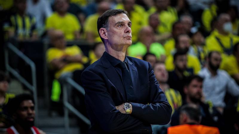 ﻿Olympiakos Başantrenörü Georgios Bartzokas: Baskı şimdi Fenerbahçe’nin üstünde