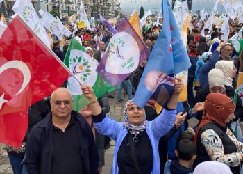 Yeşil Sol Parti’nin İzmir mitinginde sandıklara sahip çıkma vurgusu