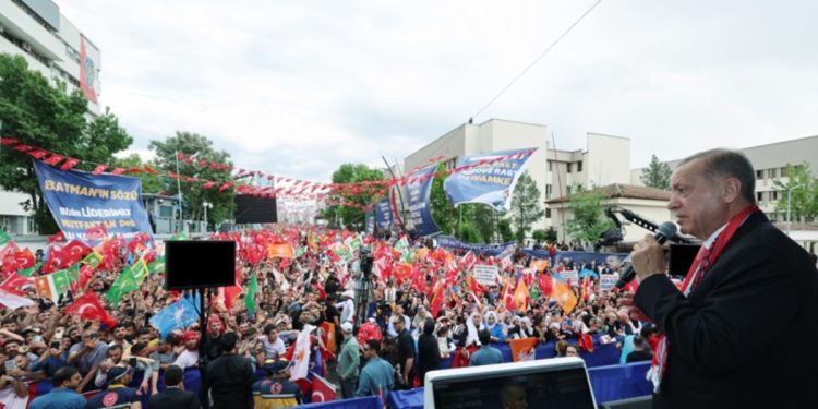 “Bay Bay Kemal Sadece Kandil’e ve Pennsylvania’ya Bahar Getirir”