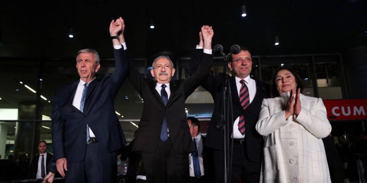 İmamoğlu ve Yavaş: “Anadolu Ajansı ve Yetkilileri Yok Hükmündedir”