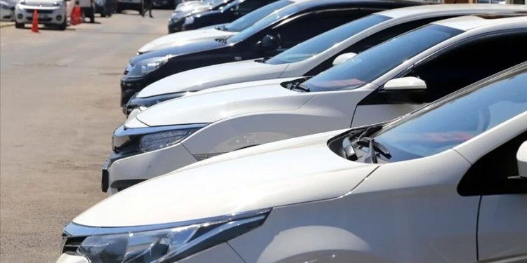 İkinci el otomobillerde fiyatlar uçtu