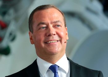Medvedev: Baltık ülkeleri bizim vilayetlerimiz, Polonya geçici işgal altında