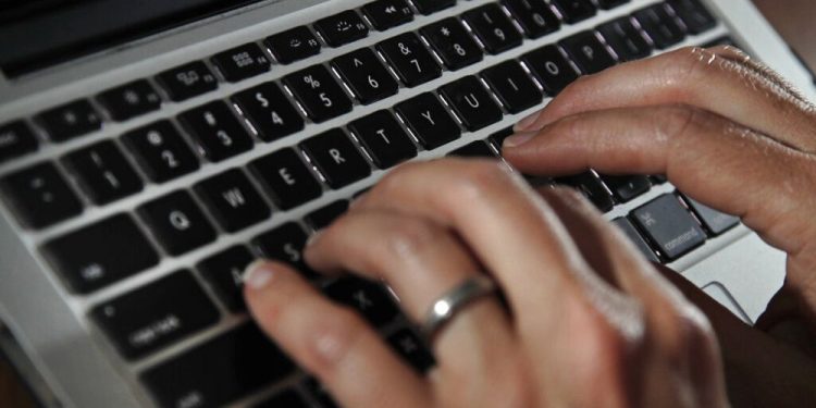 Almanya’da savcılık, Türkiye’ye casus yazılım satan şirket yöneticileri hakkında iddianame hazırladı