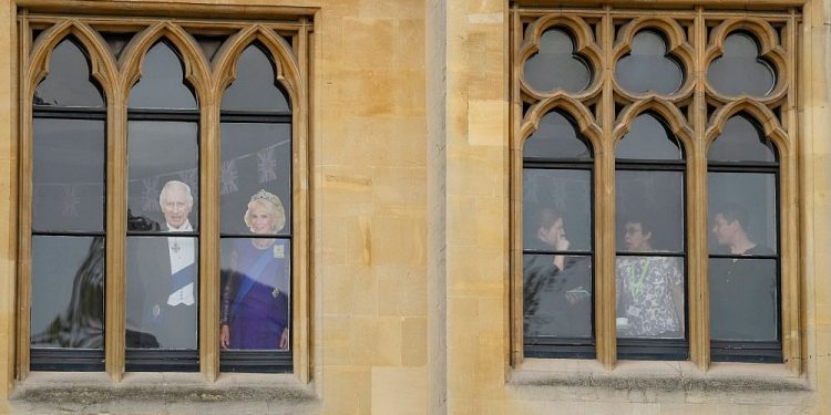 İngiltere Kralı 3. Charles’ın taç giyme töreni | Canlı Blog