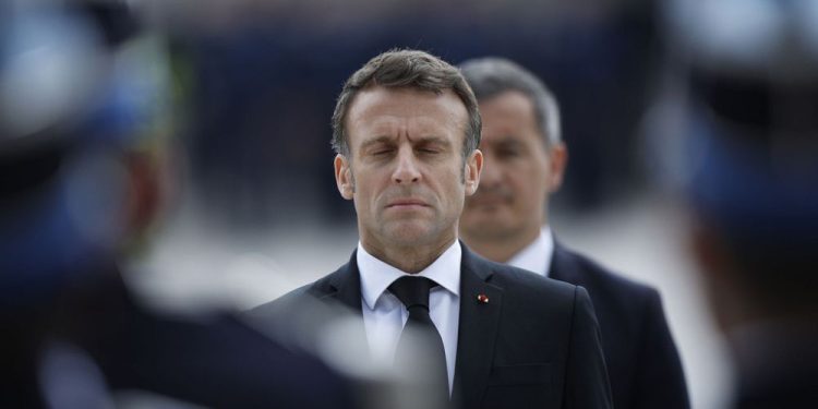 Macron, Putin’in Ukrayna’yı işgal ederek NATO’yu uyandırdığını savundu