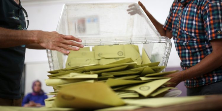 İkinci tur için beş ülkede iki günle sınırlanan oy verme süresi uzatıldı