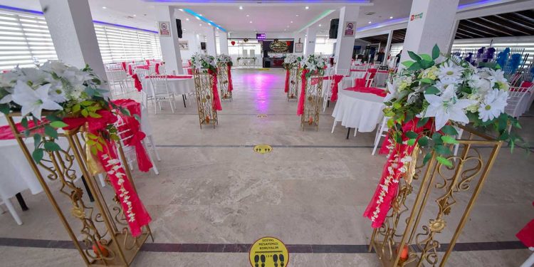 28 Mayıs'a düğün planlayanların rezervasyon erteleme telaşı