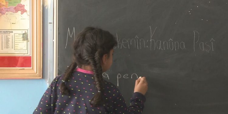 50 Kürtçe öğretmeninin ataması yapıldı