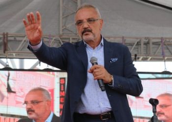 Sırrı Sakık: 3 saattir insanlar bir torbayı veremedi