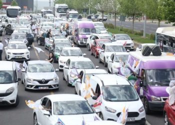 Yüzlerce araçlık konvoy ile Amed mitingine çağrı yapıldı