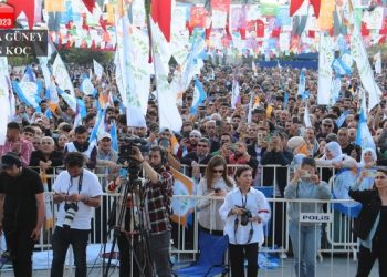 1995’de 15 bin oyla başlayan Aydın’da iki vekil hedefi