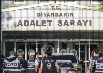 Amed’te bir avukat daha tutuklandı