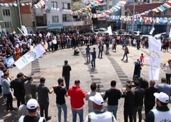 ‘Demokrasi ve değişimden yana oy kullanalım’