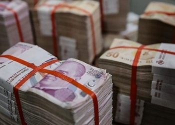 Hazine açığı dörde katlandı