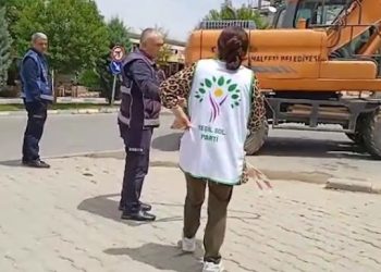 Yeşil Sol Parti’nin standını kaldırıp AKP çadırı kurdular