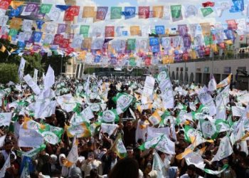 Riha’da onbinler Yeşil Sol mitinginde: Karanlığın sonunda güneş doğacak