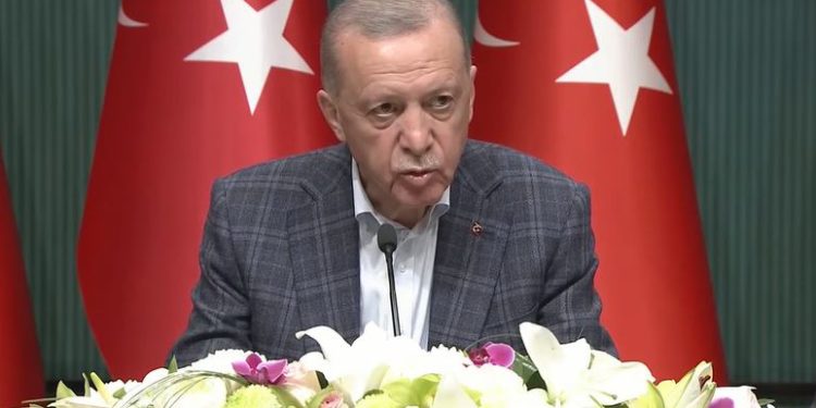 700 bin kamu işçisine yüzde 45 zam yapıldı