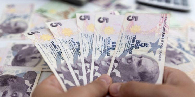 Türk Lirası seçim sonrası son iki ayın en düşük seviyesine geriledi