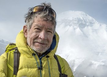 84 yaşındaki dağcı, rehberi üzerine düşünce dünyanın en yaşlı 'zirve fatihi' unvanına ulaşamadı