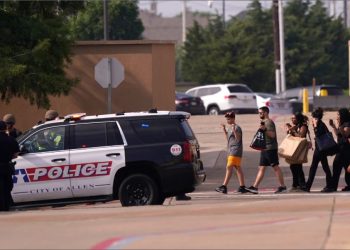 ABD’de alışveriş merkezinde silahlı saldırı; 8 ölü