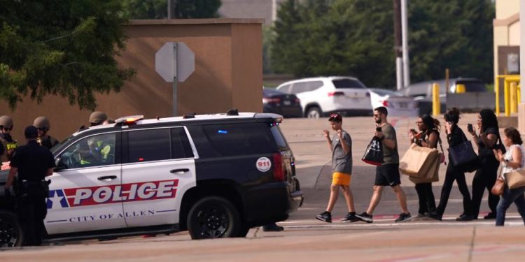 ABD’de alışveriş merkezinde silahlı saldırı; 8 ölü