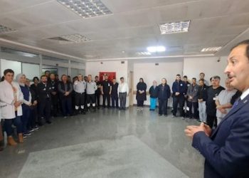AKP milletvekili adayı Tokat Devlet Hastanesi’ni seçim meydanına çevirdi, sağlıkçıları hazır kıta bekletti