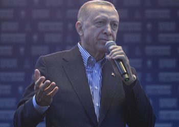 AKP'ye yakın Selvi: Erdoğan, 'ikinci turda banko kazanacaksınız' şeklindeki yaklaşımlara prim vermiyor, ihtiyatlı