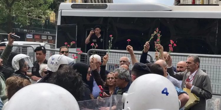 AYM kararı uygulanmıyor: Cumartesi Anneleri yine gözaltına alındı