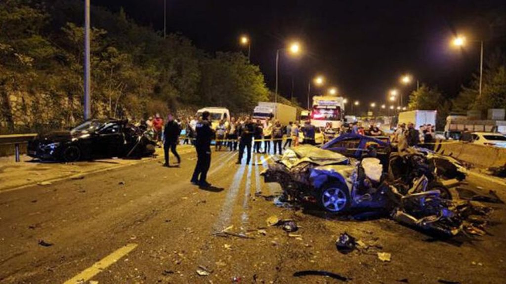 Adana'da zincirleme trafik kazası: Yedi ölü, yedi yaralı