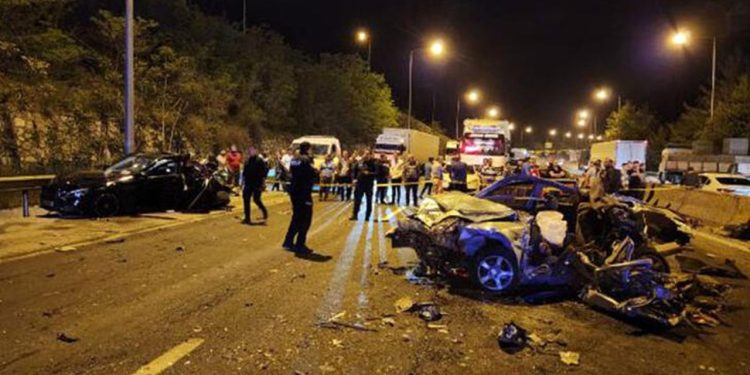 Adana'da zincirleme trafik kazası: Yedi ölü, yedi yaralı
