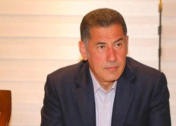 Memleket Partisi Genel Başkanı Muharrem İnce'nin adaylıktan çekilmesinin ardından ATA İttifakı'nın cumhurbaşkanı adayı Sinan Oğan, kendisinin de adaylıktan çekileceği yönündeki iddialara ilişkin, "Türk milletinin aziz evlatları, sonuna kadar mücadeleye devam edeceğiz" dedi.