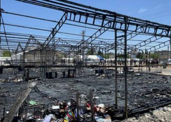 Adıyaman'da 1324 depremzedenin yaşadığı çadır kentte yangın çıktı
