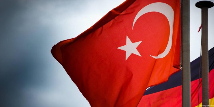 Alman siyasilerden Türkiye’ye İsveç ve ekonomi uyarısı