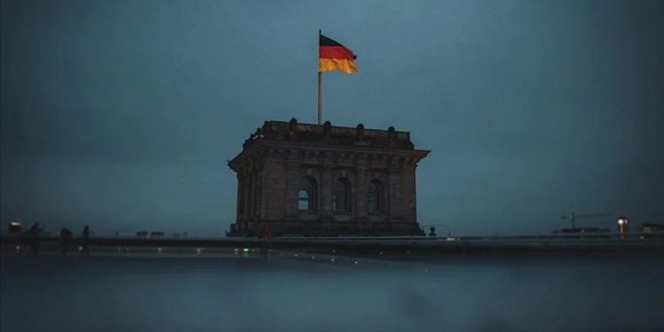 Almanya ekonomisi resesyona girdi