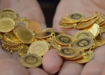 Altın fiyatlarında satış baskısı: Gram altın düşüşe geçti!