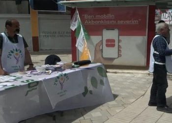 Amasya'da Yeşil Sol Parti standına saldırı