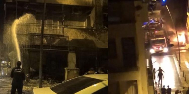 Antalya'da döşeme atölyesinde yangın: 12 kişi dumandan etkilendi