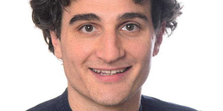 Ateş Gürpınar: Almanya’da milletvekili, Türkiye’de seçmen