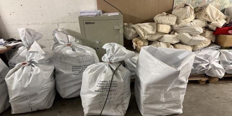 Avrupa'da kurulan sandıklarda oy verme işlemi sona erdi