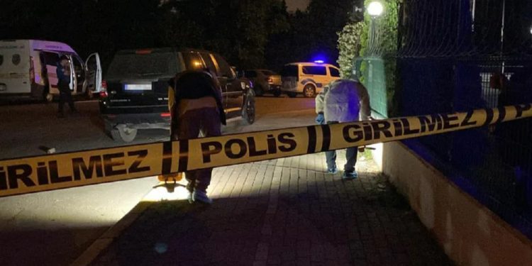 Ayrılmak isteyen sevgilisine sokak ortasında dehşeti yaşattı