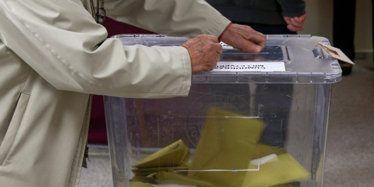 BBC Türkçe'den yurt dışı seçmen analizi: AKP'nin oyları yurt dışında da düştü, MHP'nin oyları arttı