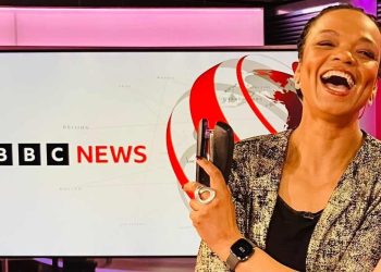 BBC spikerinin yayında olduğunu unutup yaptıkları gündem oldu