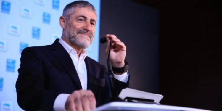 Hazine ve Maliye Bakanı ve AKP Mersin Milletvekili adayı Nureddin Nebati, "Faizleri düşürdük, dünyanın en büyük iki küresel krizini bu sayede kazasız belasız atlattık. Depremi bu ülkeye hissettirmedik" diye konuştu.