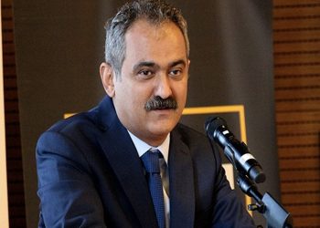 Bakan Özer: 100 öğrencisi olan her okulda rehber öğretmen zorunlu olacak