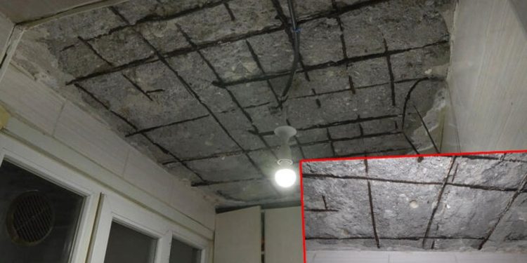 Balat'ta tavan betonu döküldü, midye kabukları ortaya çıktı