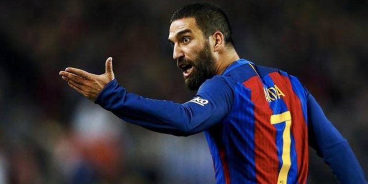 Hakem skandalı ile başı dertte olan Barcelona'ya bir darbe de Arda Turan transferinden geldi. Yaşanan şok gelişmede Katalan kulübüne 15,7 milyon euroluk ceza kesildi.